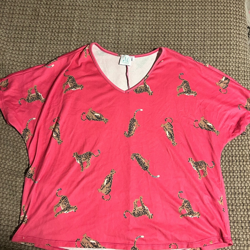 Vibrant Pink Cheetah Print Women's Tee